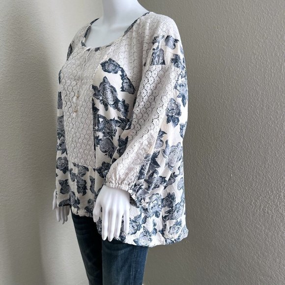 Free People Women Moon River Blouse Size L Blue White Peasant Floral Roses - Picture 5 of 9